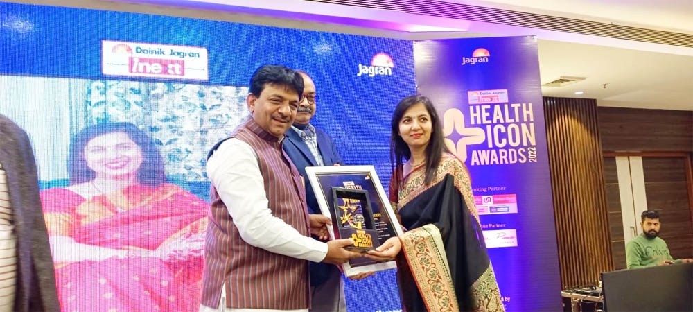 Dr. Anupma Upadhyay Received Health icon award1