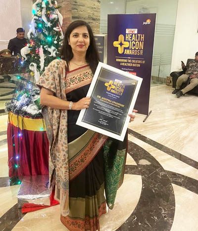 Dr. Anupma Upadhyay Received Health icon award2