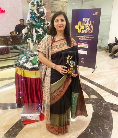 Dr. Anupma Upadhyay Received Health icon award3