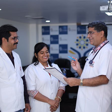 Internal Medicine Team Discuss
